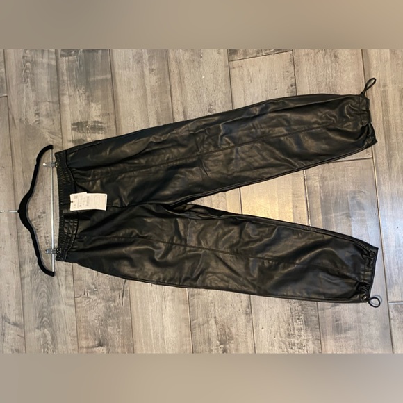 NWT Zara Faux Leather Balloon Joggers. Color Black. Size Medium. - Picture 13 of 14